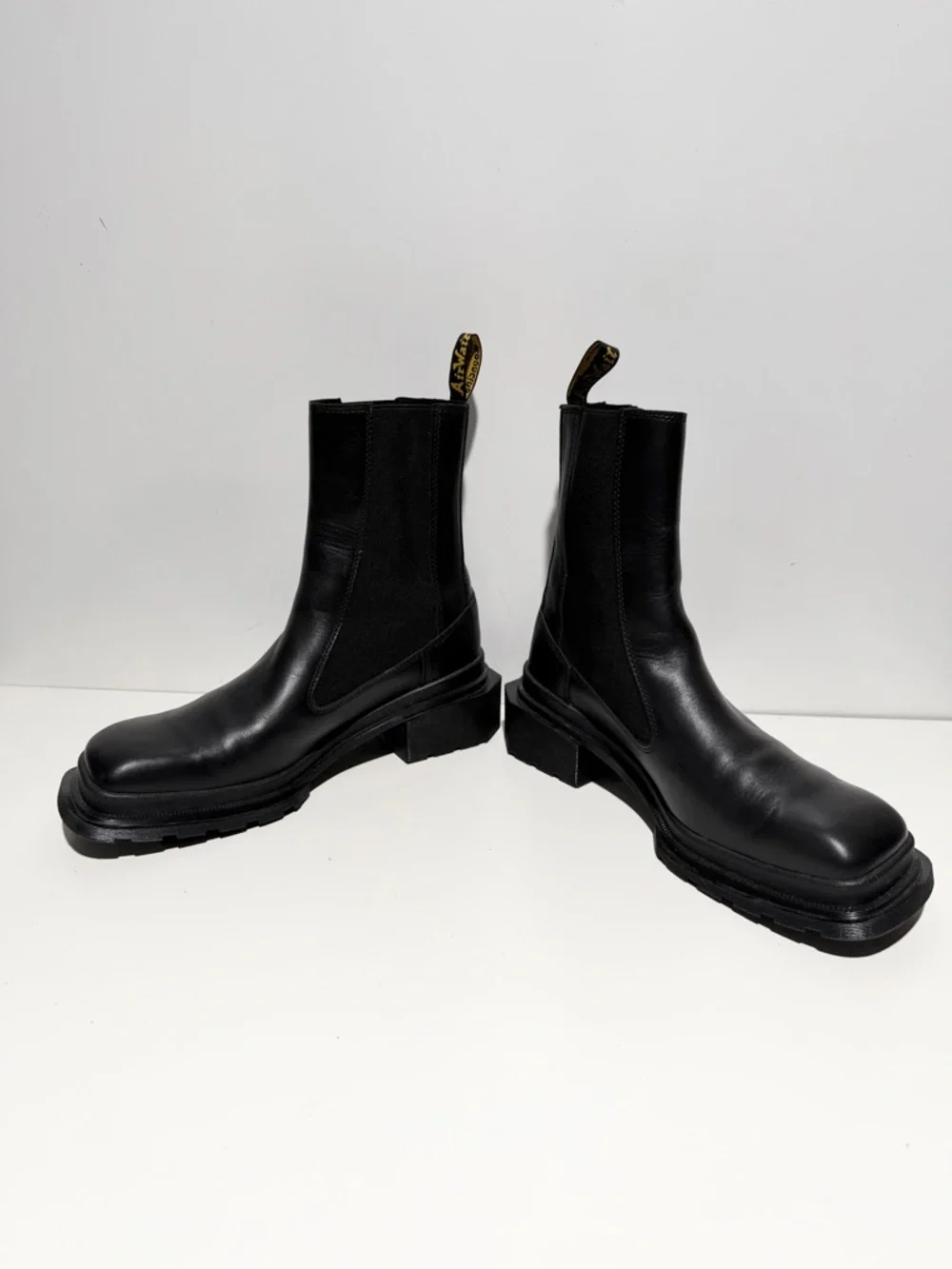 Dr Martens Maybole chelsea boots in black leather Women’s Black Chelsea Platform